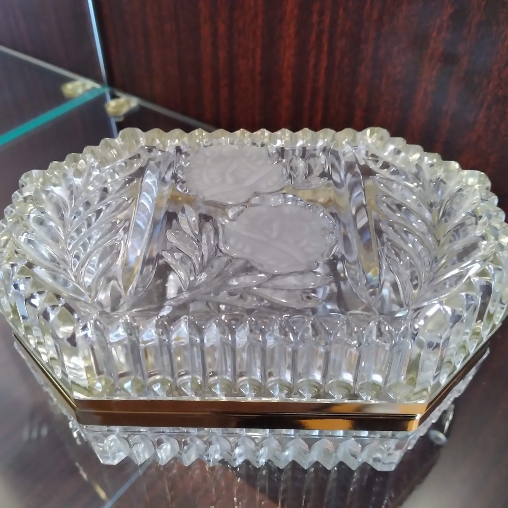 Crystal Jewelry Box Roses Theme - Picture 2 of 7